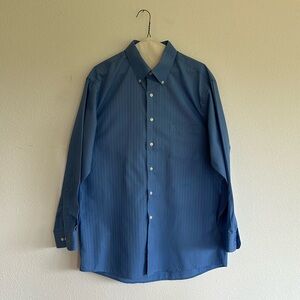 Van Heusen Sateen Stripe Size 16 1/2, 32/33 Blue Dress Shirt.